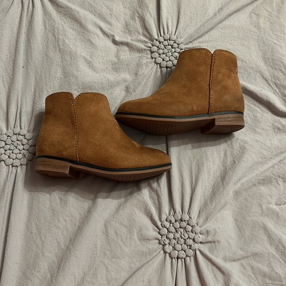 Cat and Jack boots - Picture 2 of 3